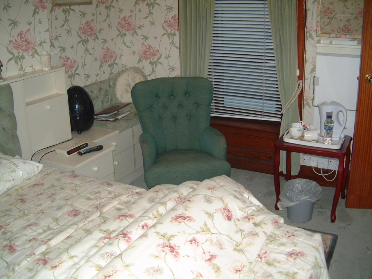 Manor House B And B Larne Esterno foto