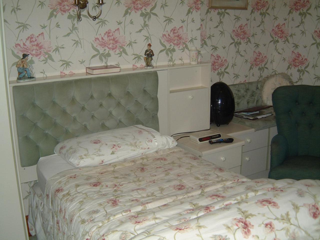 Manor House B And B Larne Esterno foto