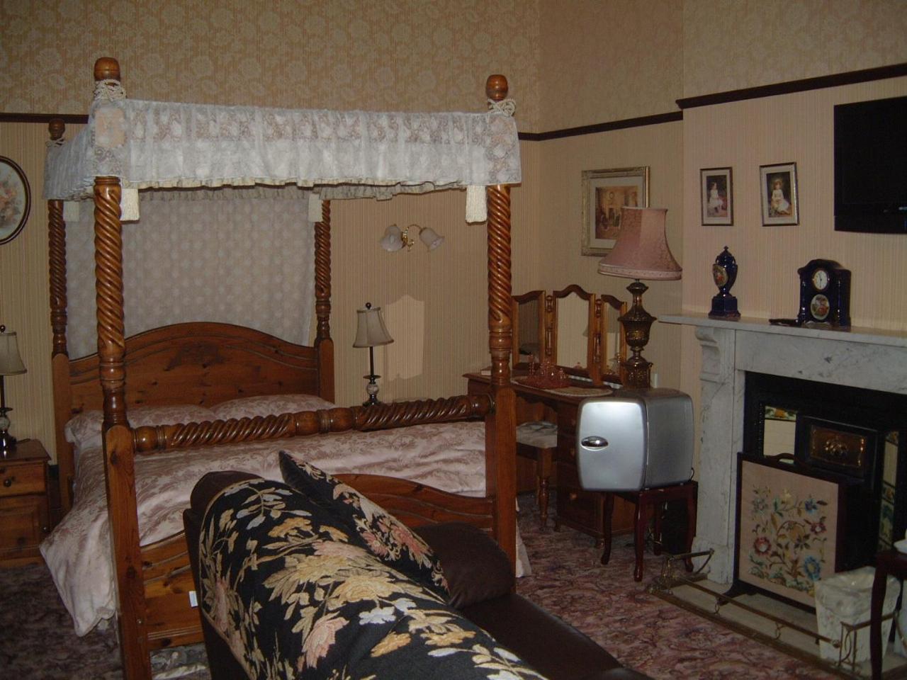 Manor House B And B Larne Esterno foto